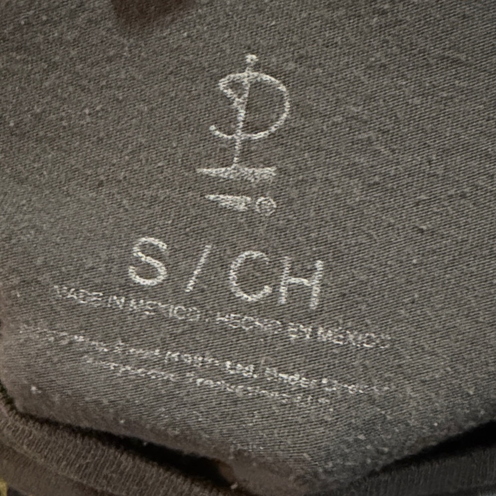 Pink Floyd Dark Gray Tee with Vibrant Design - Picture 4 of 5